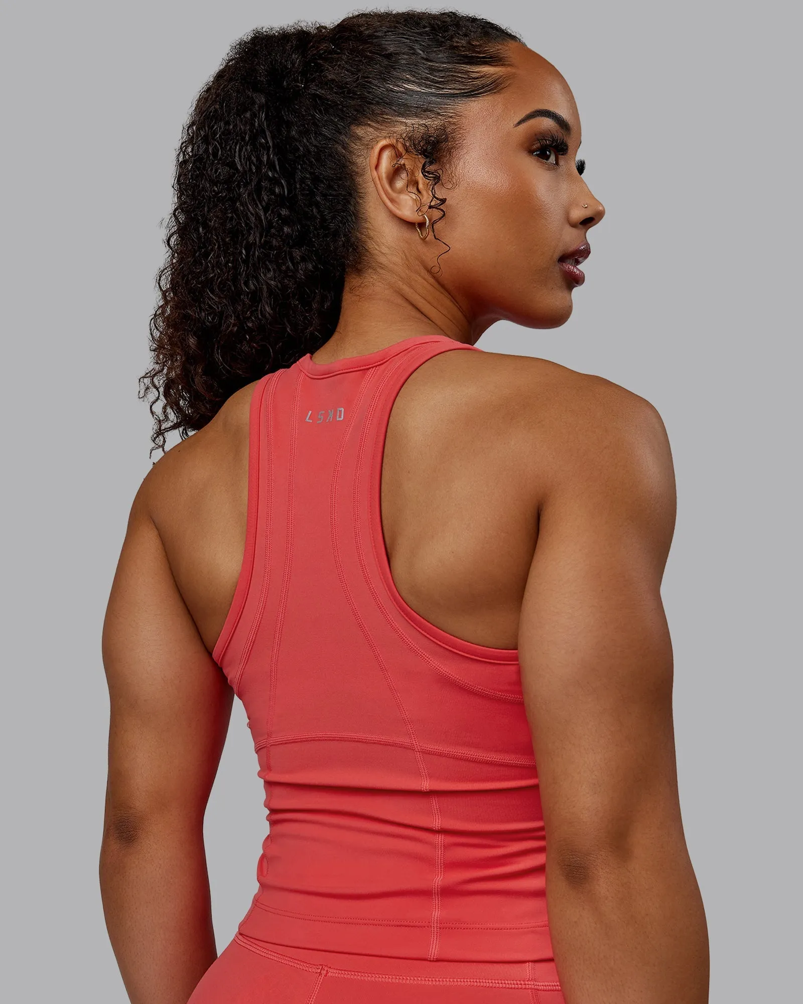 Bend Performance Tank - Cayenne