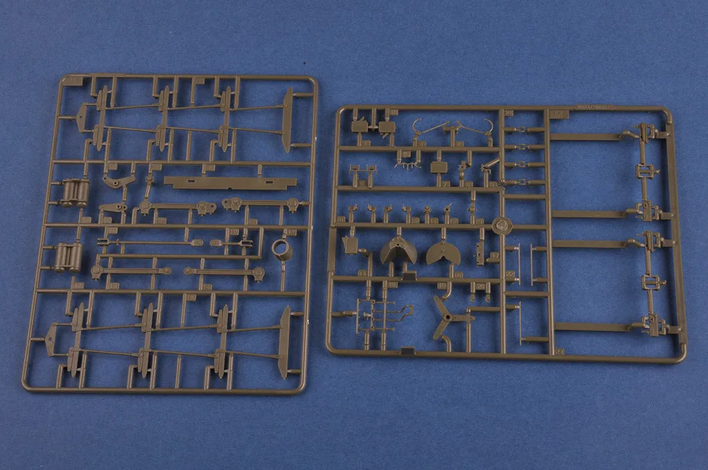 Hobby Boss Military 1/35 Soviet MBV-2 w/F34 Gun Kit